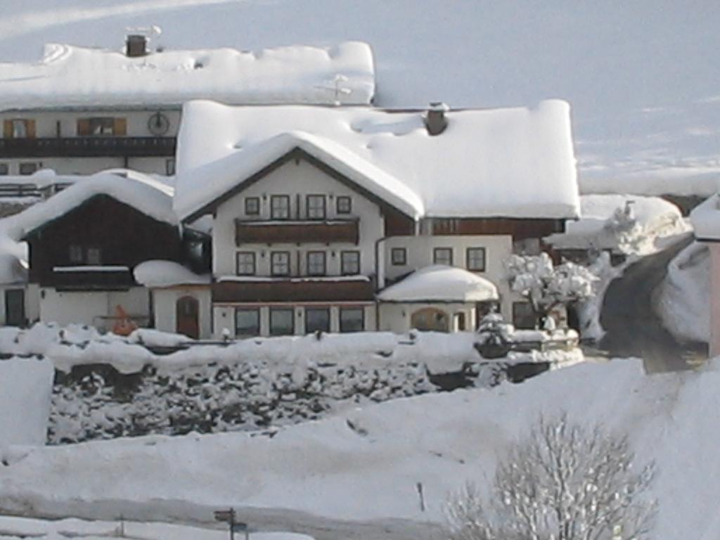 Gasthof Und Hotel Maria Gern เบิร์ชเทสกาเดน ภายนอก รูปภาพ